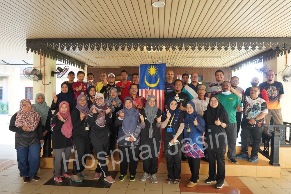 PEMASANGAN BENDERA SEMPENA BULAN KEMERDEKAAN