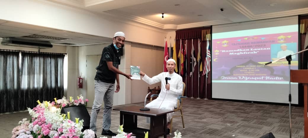 ab689e21-fee2-47b2-8a0b-b965ce274625