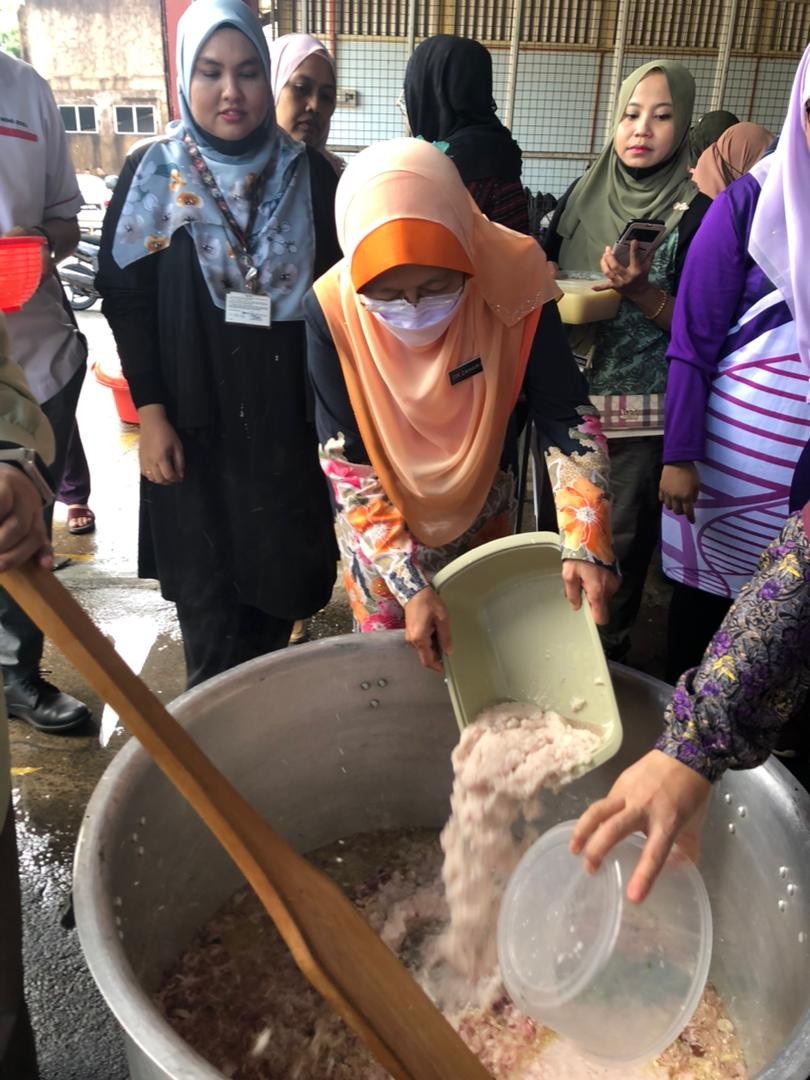 f7f8b220-9e4b-4100-a2a4-8edf5dfcd86e