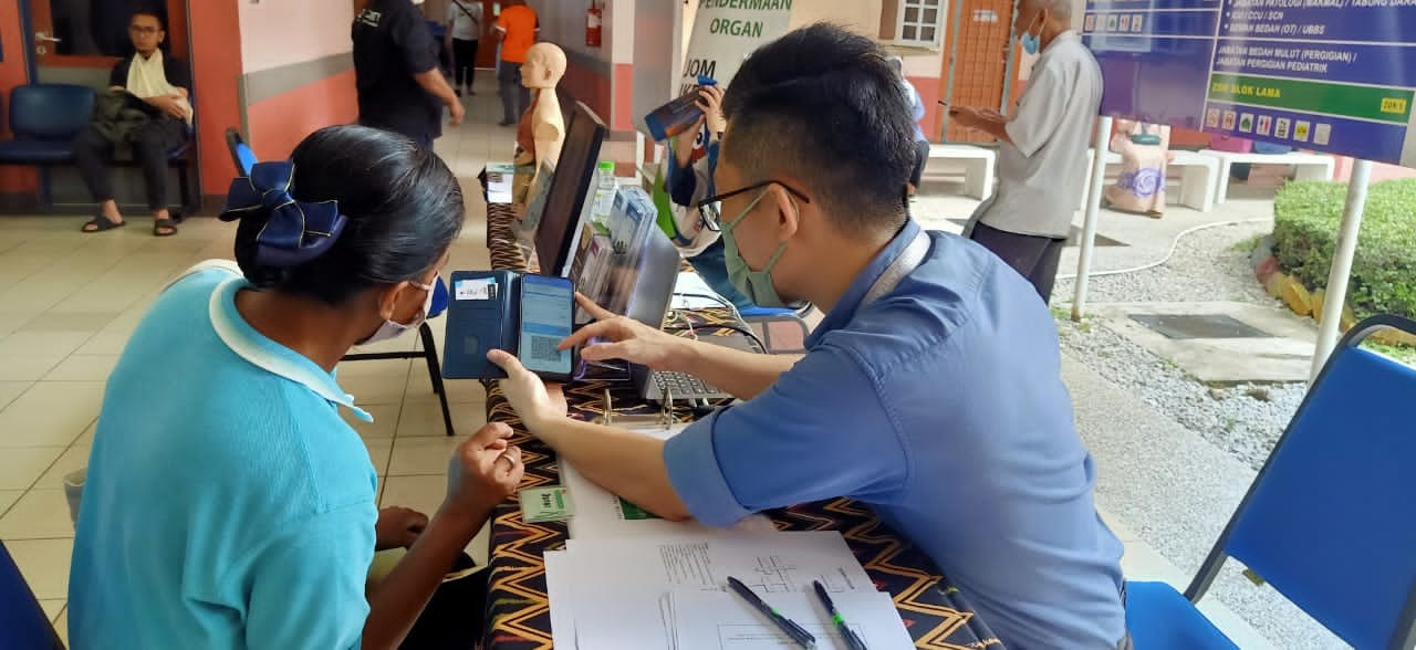 b9c70440-3387-4f28-9eb5-cf26f4ee9868